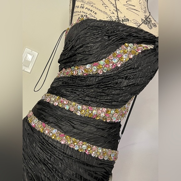 Terani Black short sparkly One-Shoulder Dress - Picture 3 of 10